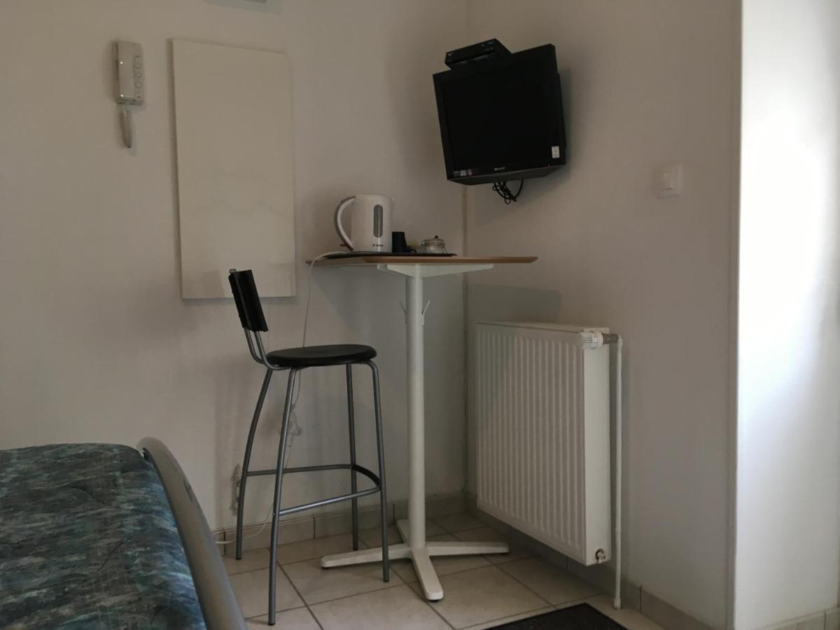 Chambre Du Verger Francheville  Exteriör bild